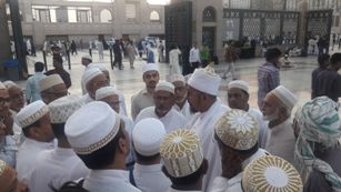 Mukaasir Maulaa explaining the Ziyaaraat of Jannat ul Baqee'